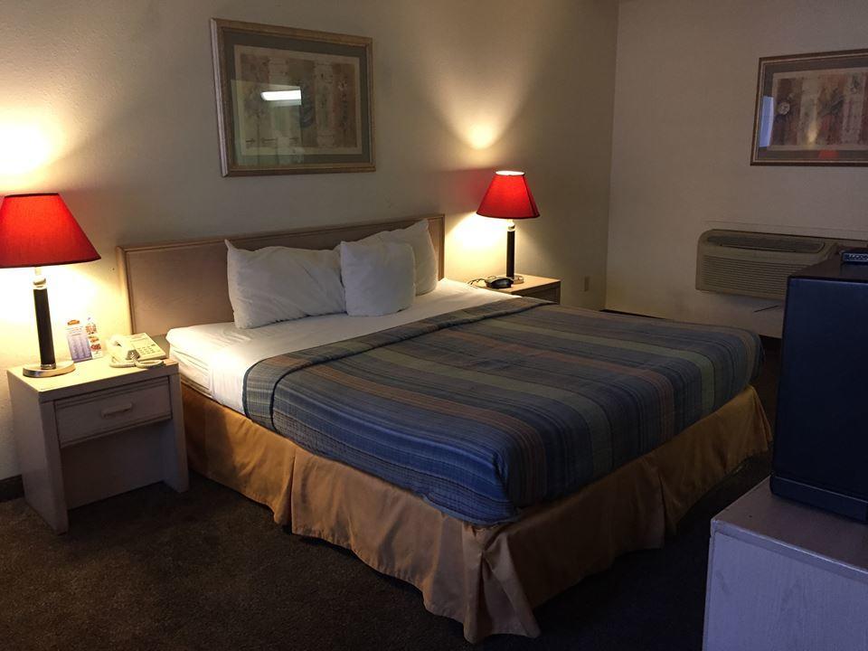 Amco Hotel & Suites- Fort Hood Killeen Exterior photo